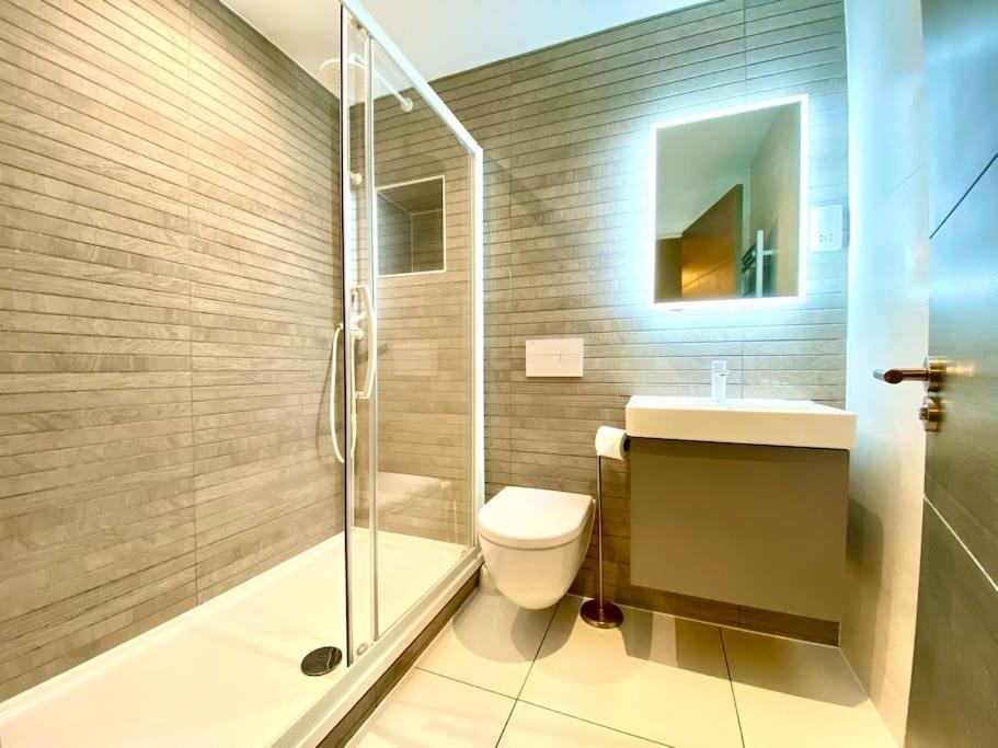Stunning Apartment Suite - Free Parking & Wifi! Poole Zewnętrze zdjęcie